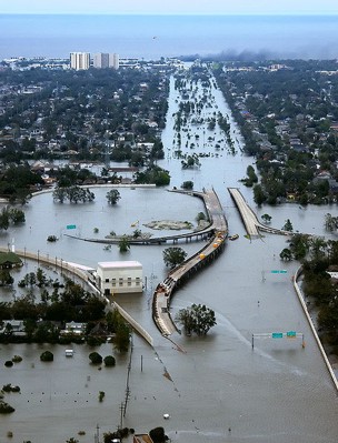Furacão Katrina: categoria-3***